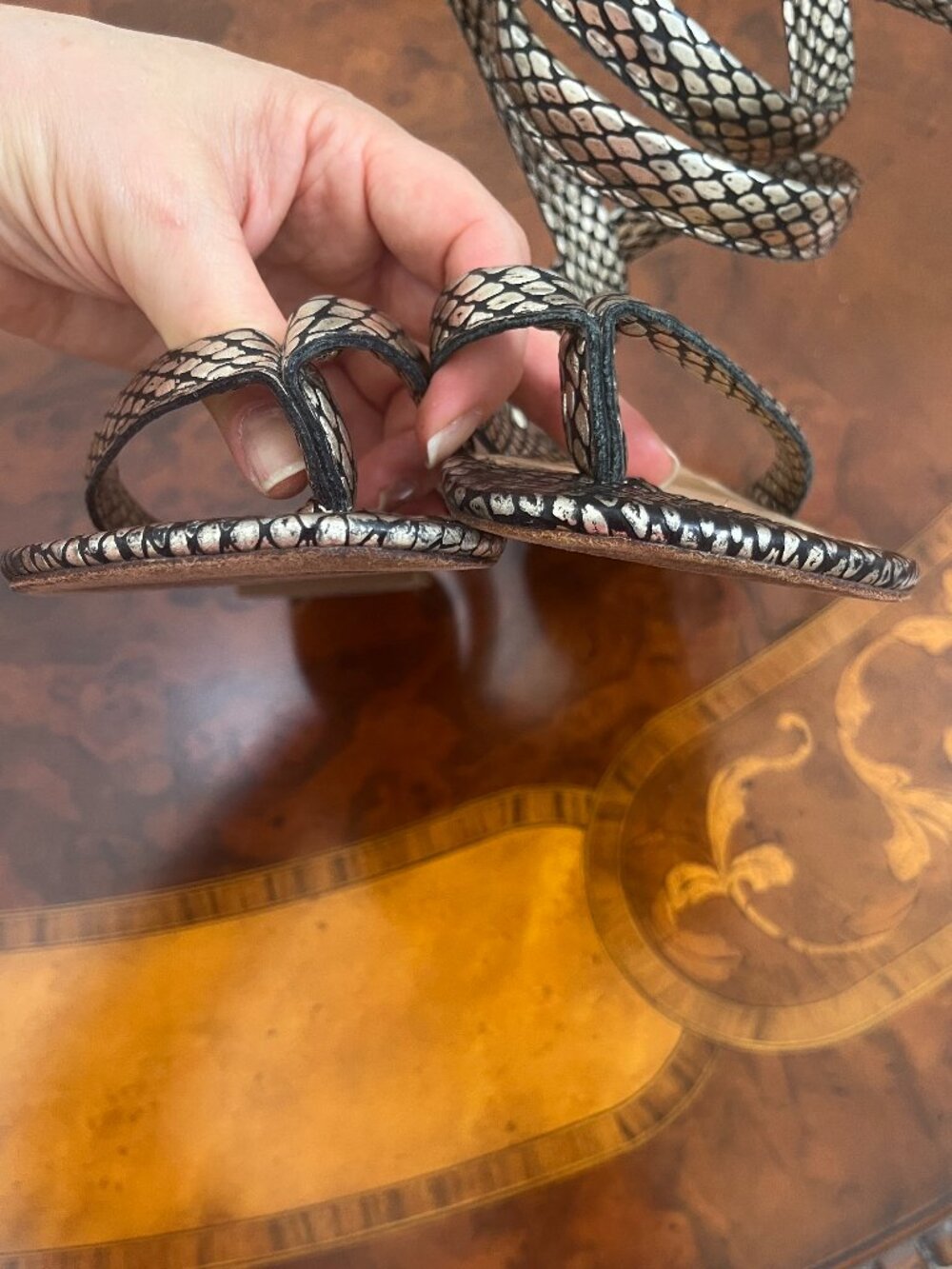 Schutz Gladiator Wrap Around Metallic Snake Print Flat Sandals Size 6.5 - Picture 9 of 10